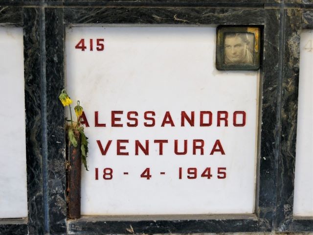 Tomba di Alessandro Ventura nel Monumento Ossario ai Caduti Partigiani della Certosa di Bologna