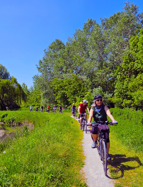 copertina di Itinerario in bici BikeBenessere