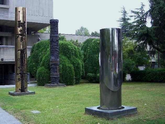 I "Totem" di Arnaldo Pomodoro 