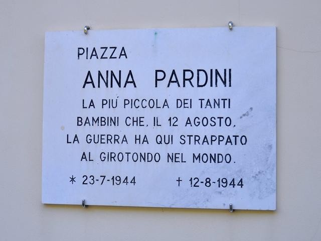 Piazza intitolata ad Anna Pardini - Sant'Anna di Stazzema (LU)