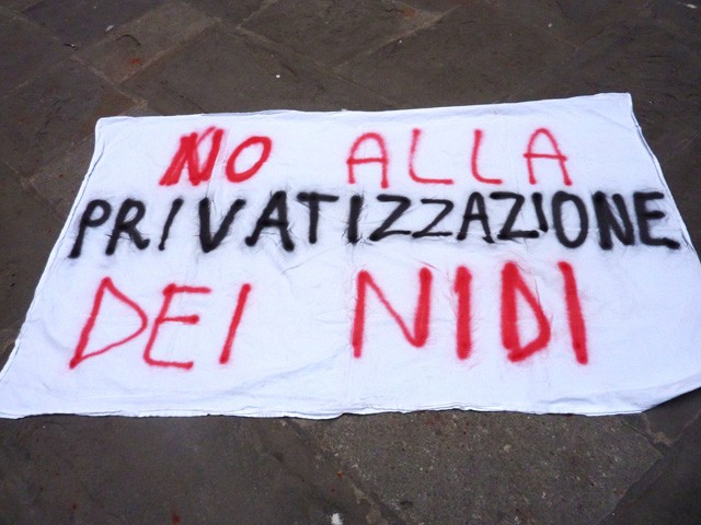 Manifestazione contro la privatizzazione dei nidi 