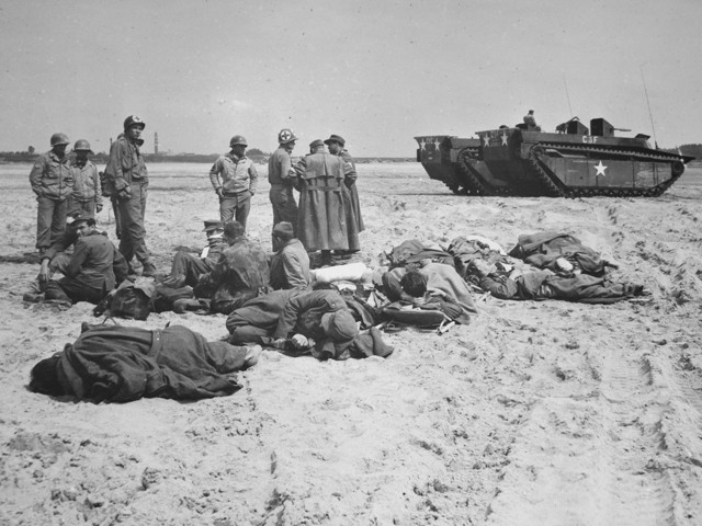 Militari americani della Sanità e prigionieri tedeschi sulle rive del Po - Museo della Seconda Guerra Mondiale del fiume Po - Felonica (MN)