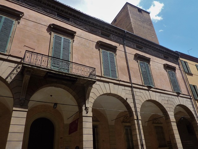 Palazzo Riario Aldini - Torre degli Oseletti