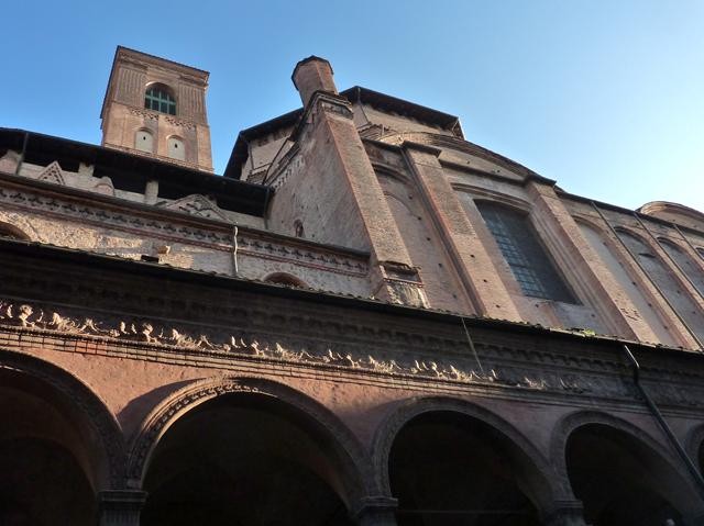 Basilica di San Giacomo Maggiore (BO) - Portico su via Zamboni