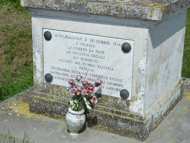 Cippo ai martiri di Bondanello