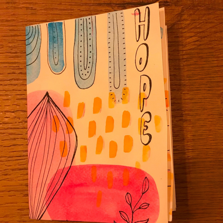 immagine di Con le mani nella carta. Decora il tuo libro d'artista