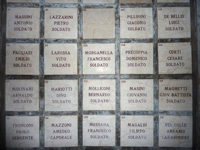 Ossario dei caduti della Prima guerra mondiale - Cimitero della Certosa (BO) - Interno - part.