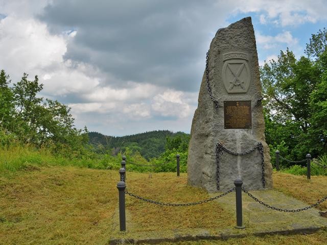 Monumento alla X Mountain Division USA sulla cima del Monte Belvedere
