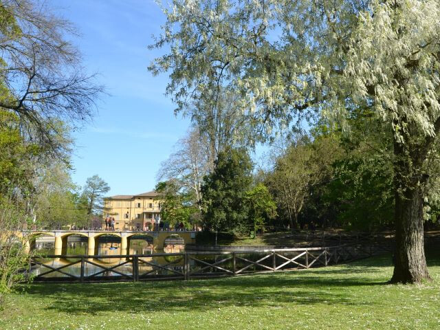 Il laghetto e il giardino di Villa Smeraldi 