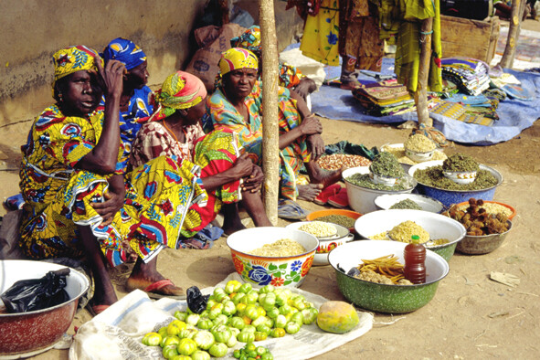 Donne al mercato del venerdì a Rey Bouba - Camerun - 2003