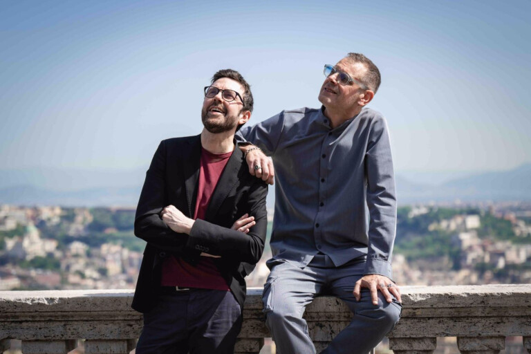 copertina di FABRIZIO BOSSO & JULIAN OLIVER MAZZARIELLO. IL CIELO E’ PIENO DI STELLE