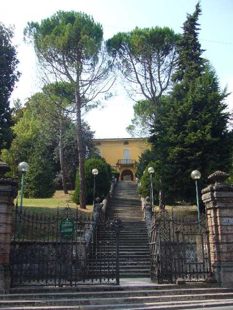 Villa delle Rose - Ingresso principale da via Saragozza