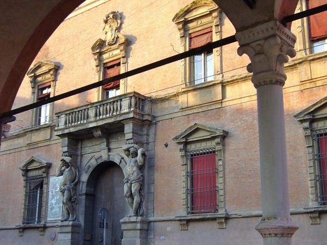 Palazzo Davia Bargellini - portico dei Servi