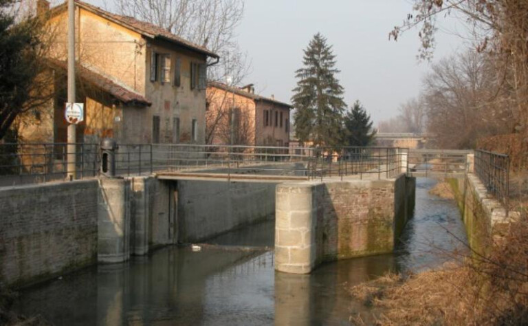 copertina di In viaggio lungo il Navile: dal Battiferro al Torreggiani