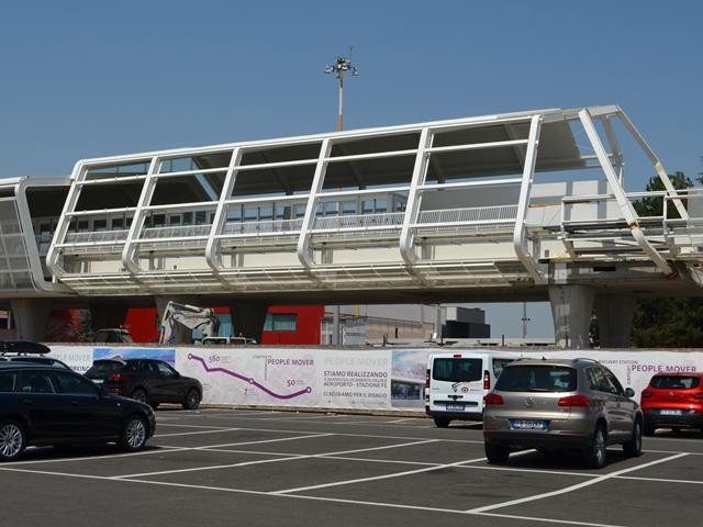 Stazione di partenza del People Mover all'aeroporto in costruzione - agosto 2017