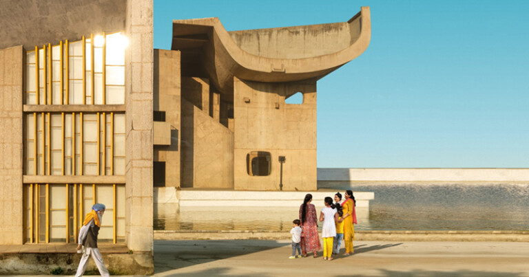 copertina di Proiezione di «The power of Utopia. Living with Le Corbusier in Chandigarh» | Architexture