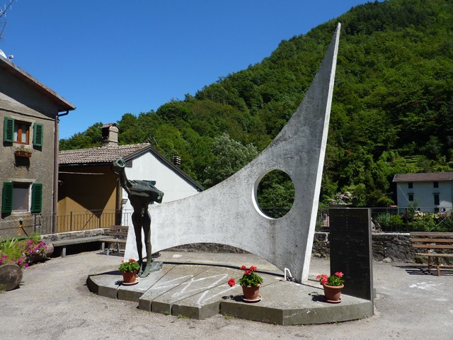 Biagioni (Granaglione) - Monumento a ricordo dell'eccidio del 4 luglio 1944