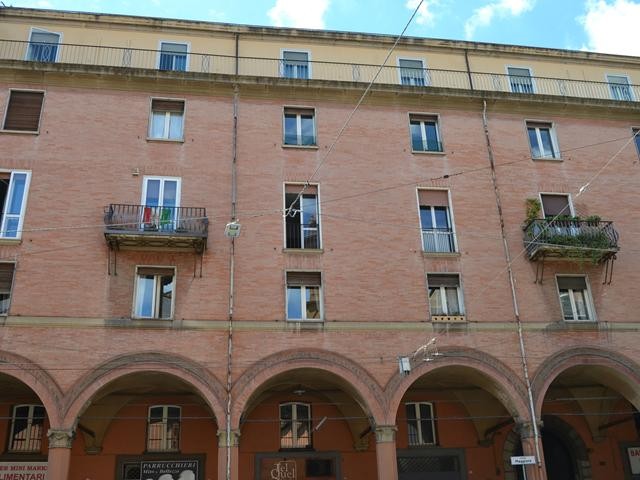 Palazzo Angelelli - Strada Maggiore - facciata