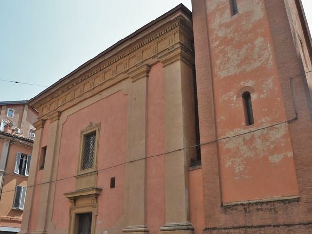 Chiesa di San Benedetto - lato via Galliera
