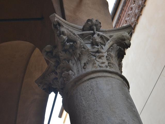 Palazzo Guastavillani - portico - particolare