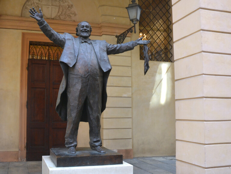Monumento a Luciano Pavarotti