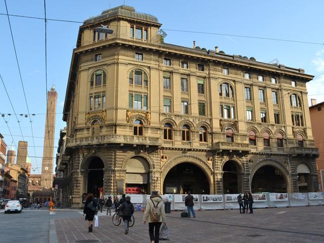 Palazzo Ronzani - via Rizzoli