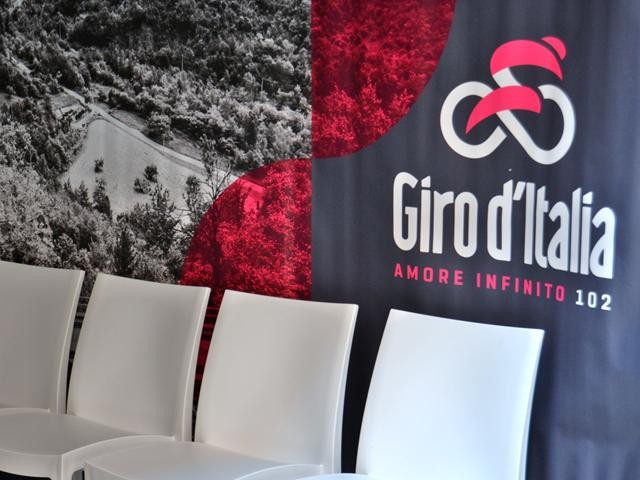 Giro d'Italia 2019 - Palazzo comunale (BO)