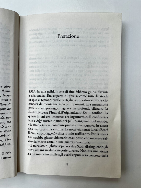 Io sono confine / Shahram Khosravi
Milano : Elèuthera, 2019