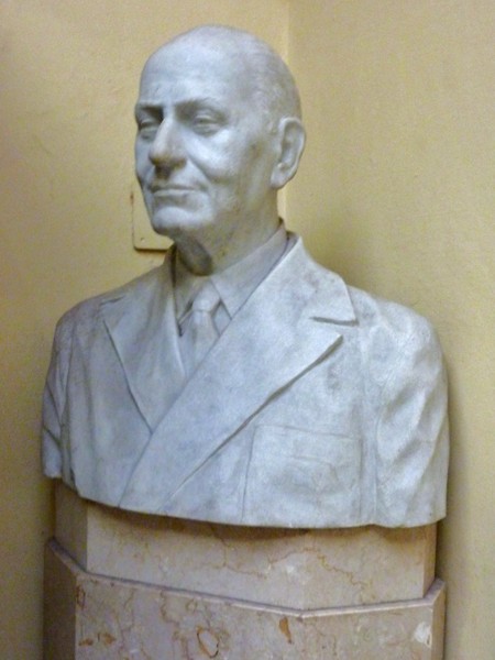 Busto del prof. G. Costantini a Villa Mazzacorati (BO)