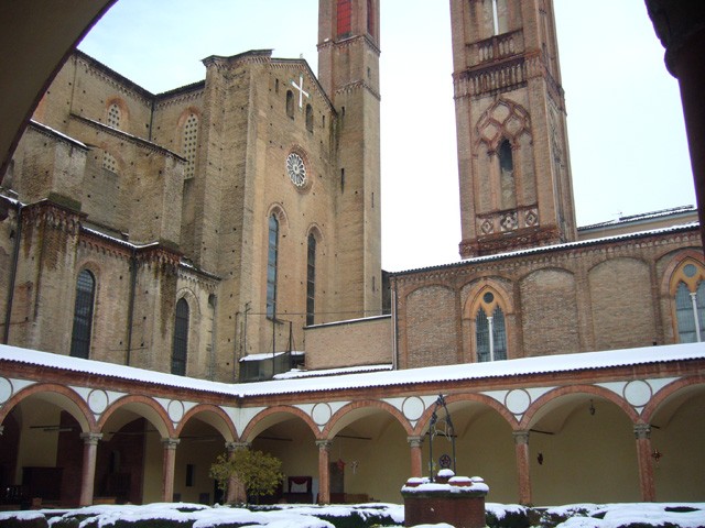 Uno dei chiostri di San Francesco in inverno