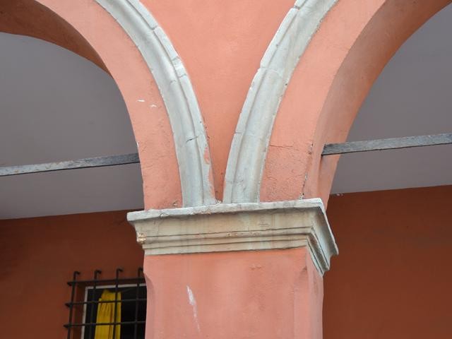 Casa Berti - via Santo Stefano angolo vicolo Alemagna