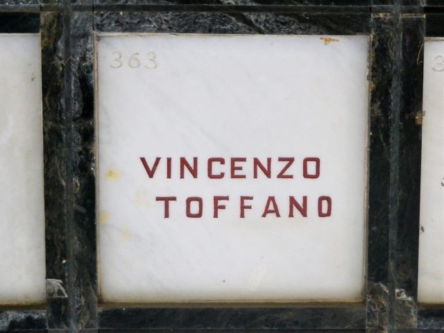 Tomba di Vincenzo Toffano nel sacrario dei partigiani alla Certosa (BO)