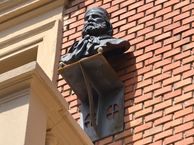 Busto di Garibaldi nel terrazzo di una casa privata 