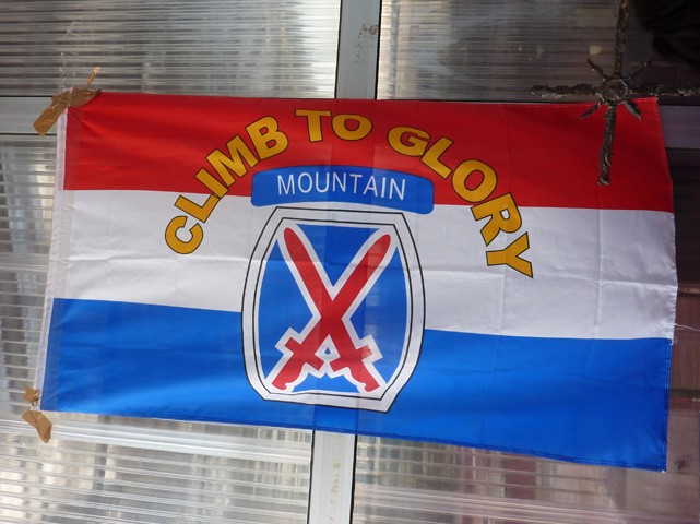 Bandiera commemorativa della 10th Mountain Division USA