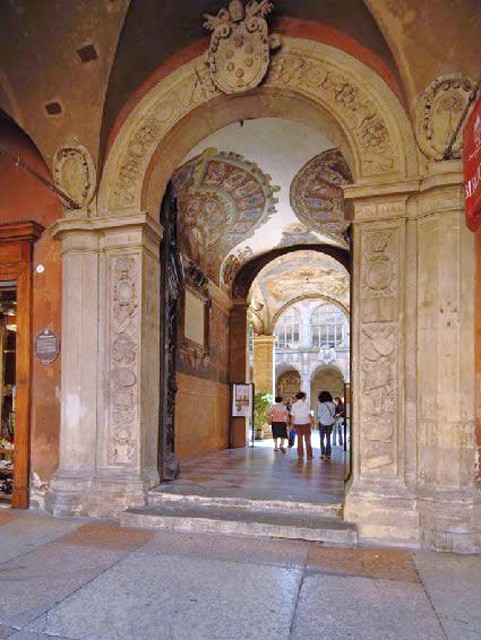 Palazzo dell'Archiginnasio - ingresso