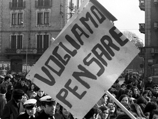 Manifestazione di studenti a Bologna nel 1968 - Fonte:  La Torinese 1888