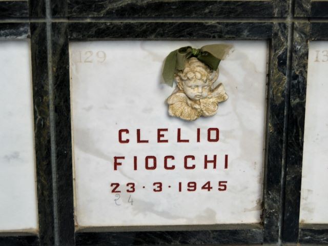 Tomba di Clelio Fiocchi (Lorenzo) nel Monumento Ossario dei Partigiani alla Certosa (BO)