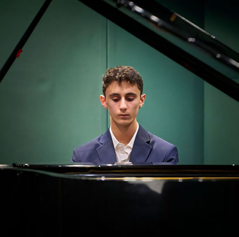 Davin Ghazavi