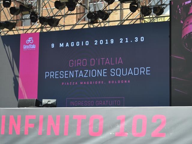 Giro d'Italia 2019 - Palco in Piazza Maggiore (BO)