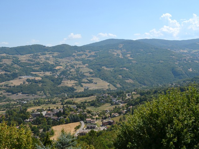 La valle del Dragone e il monte Santa Giulia da Montefiorino (MO)