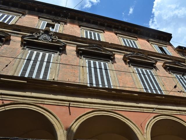 Palazzo Gessi - strada Maggiore - facciata