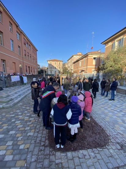 piazza scolastica via perti foto comune 4