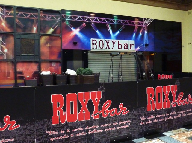 Il Roxy Bar dopo la chiusura per fallimento nel 2014