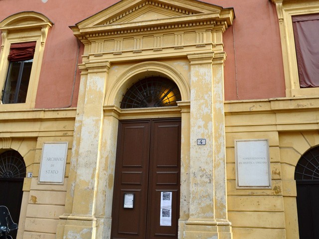 Ex convento dei Celestini - Archivio di stato - portone d'ingresso
