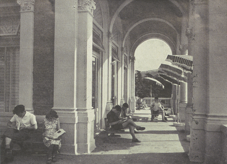 Porticato esterno della Biblioteca dei ragazzi