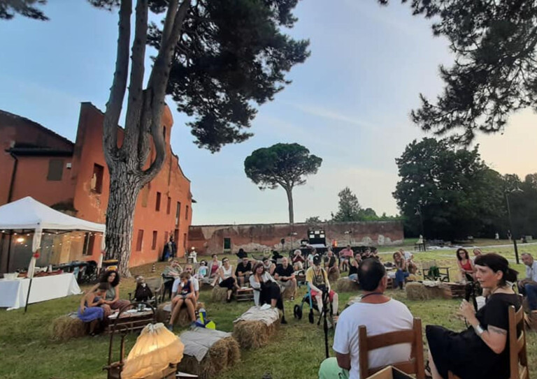 copertina di Aperitivo con la natura | Risate in valigia 