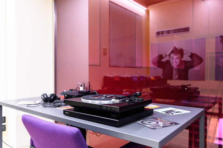 Sala Ascolto Vinili 2 b