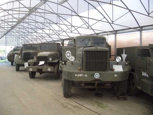 Museo memoriale della Libertà - Esposizione di veicoli bellici