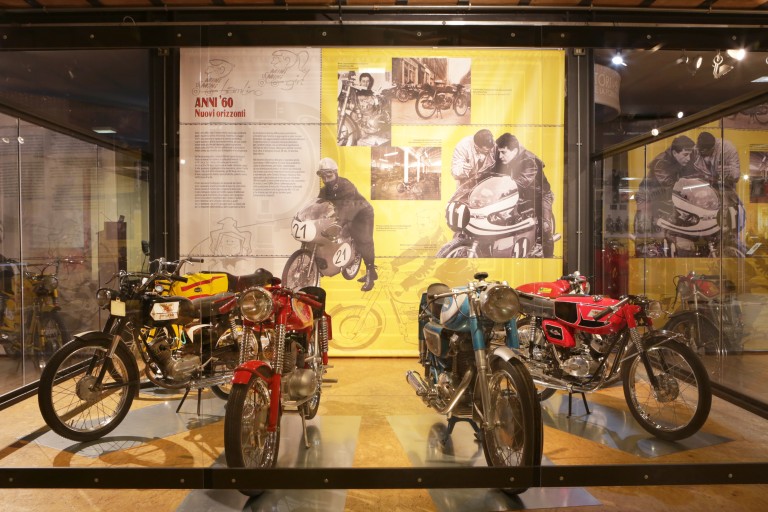 copertina di Scopri le moto bolognesi 1920-1970