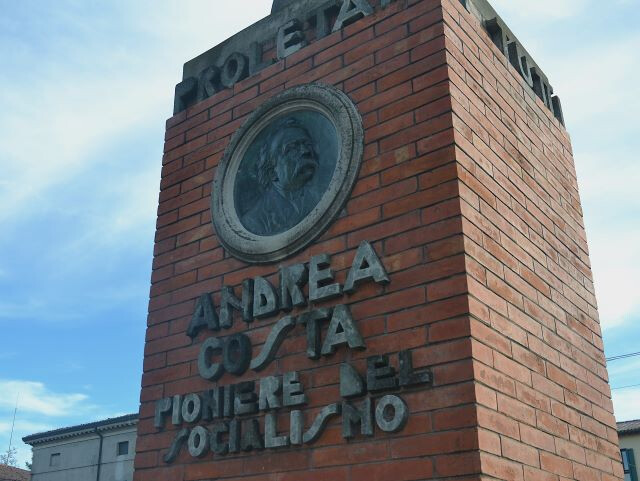 Monumento a Andrea Costa